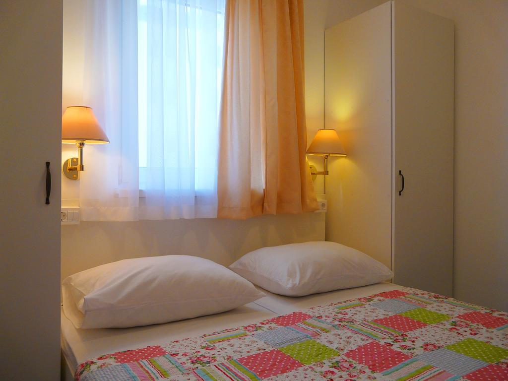 Apartment Luna Drvenik  Room photo