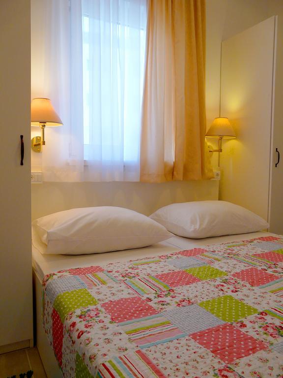 Apartment Luna Drvenik  Room photo
